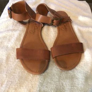 Arturo Chiang  tan size 8 1/2 leather upper sandals